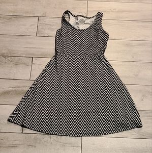 🍕 Mossimo chevron print skater dress ☀️🌷 💧 💕 ✨️ 🍎🍋🧁☃️🦋🐯🐠🍬🍿